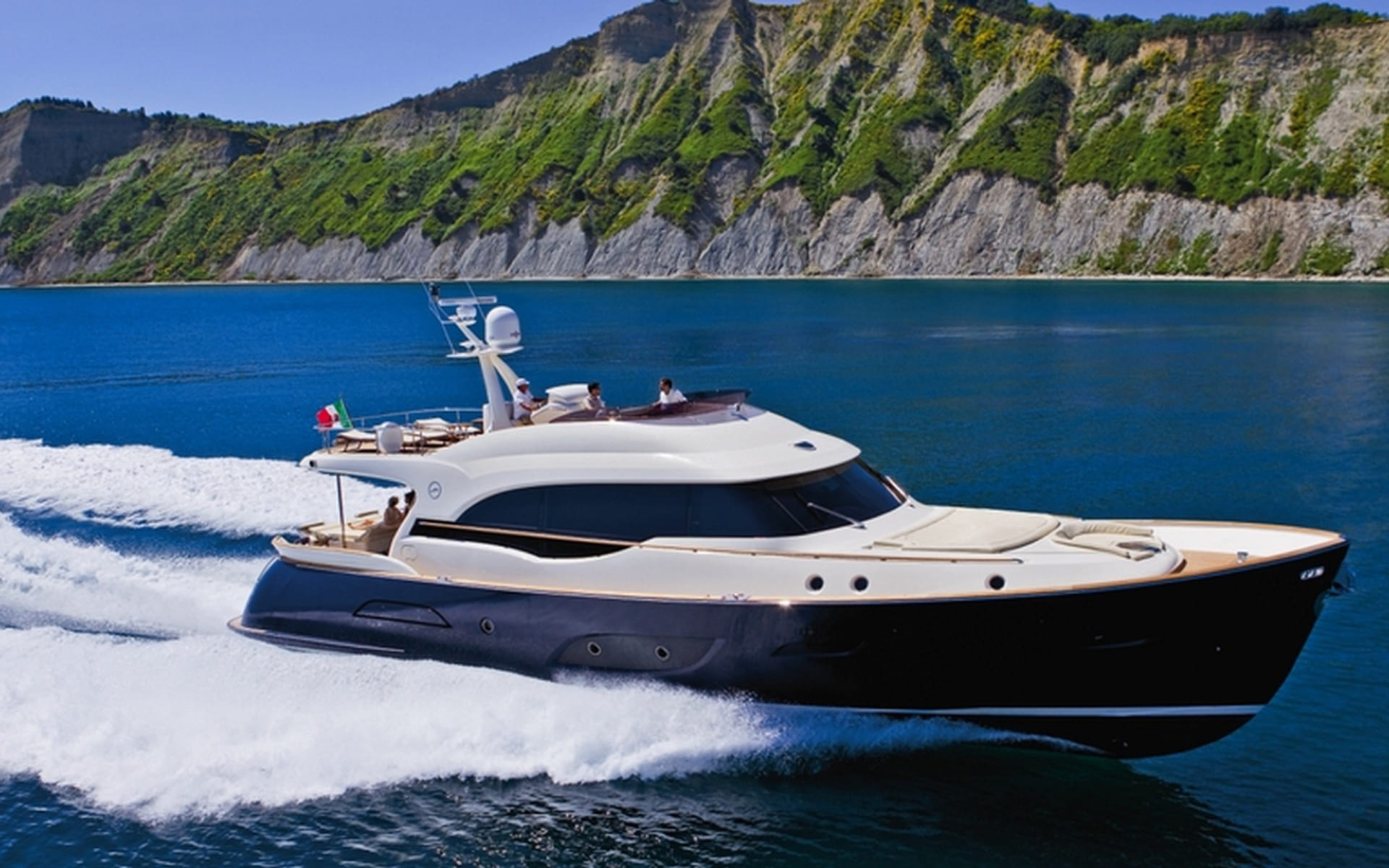 74' Mochi Craft yacht charter in St Barts