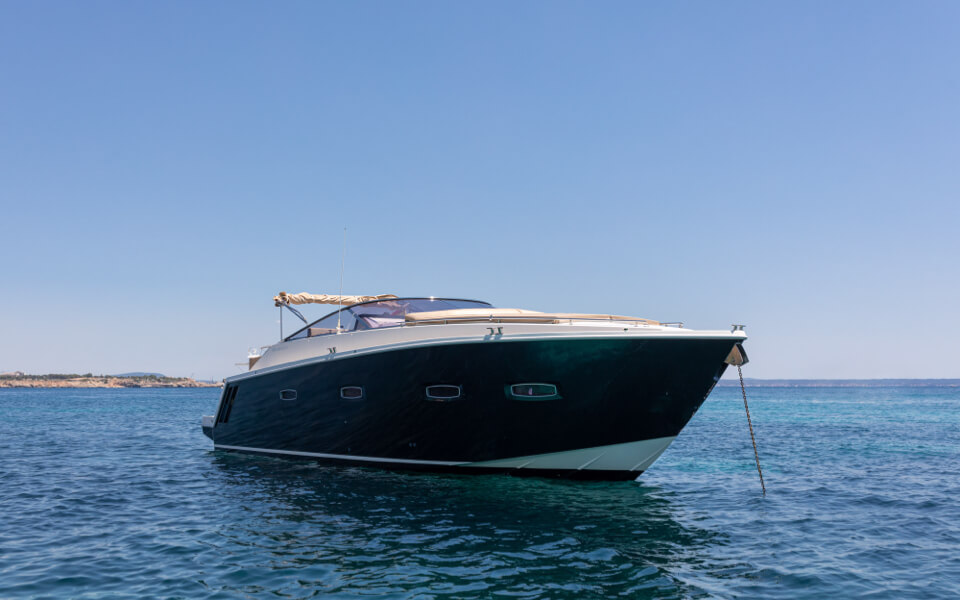 35 Sealine Sport Built For Leisure And Speed PorterYachts 35-sealine-sport-built-for-leisure-and-speed-porteryachts